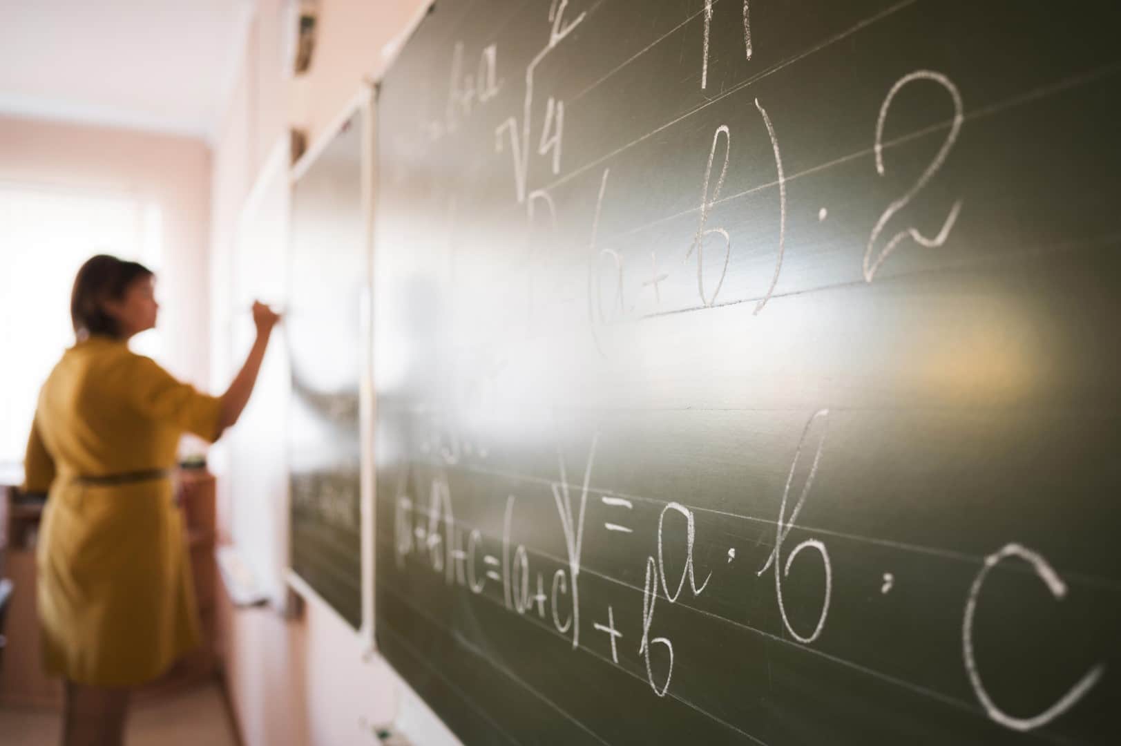 Andalucía aprueba 2.641 plazas de Secundaria, FP y Régimen Especial en la oferta pública de 2020