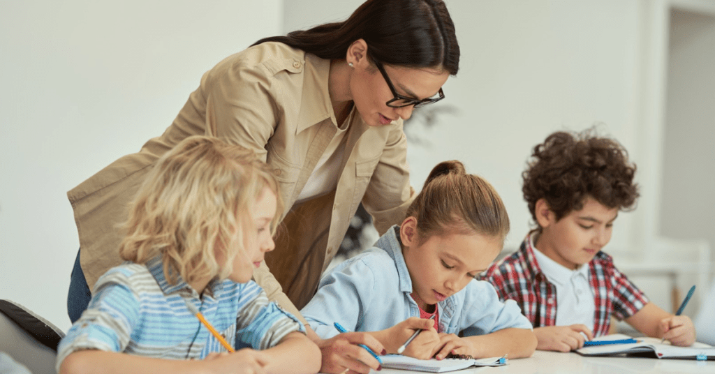 Convocatoria de 4262 plazas para la realización de cursos tutorizados en línea para la formación permanente del profesorado sobre el nuevo currículo
