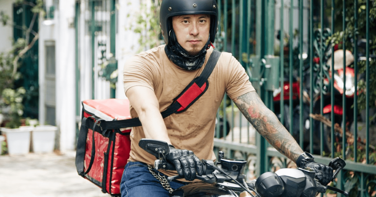 Se buscan 200 repartidores en moto para trabajar en distintas provincias de España